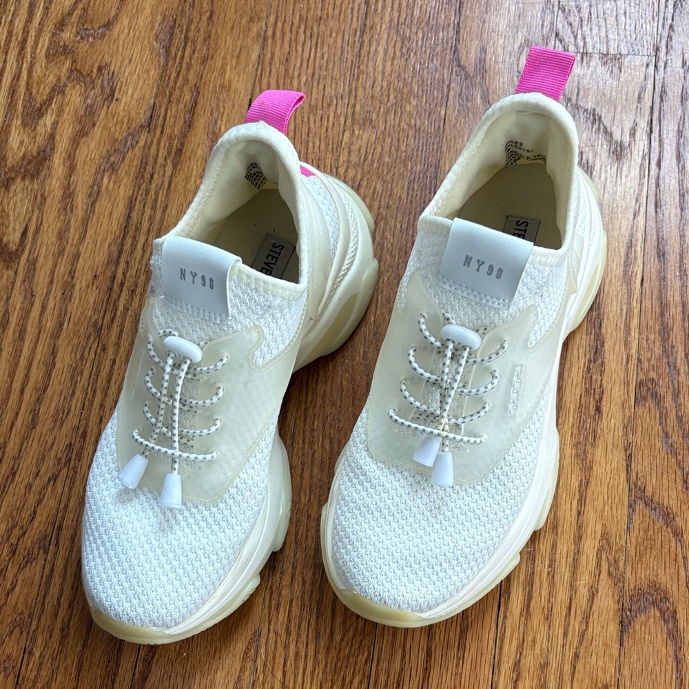 Steve Madden Cream Knit Sneakers with Pink Heel Tabs - Picture 3 of 5